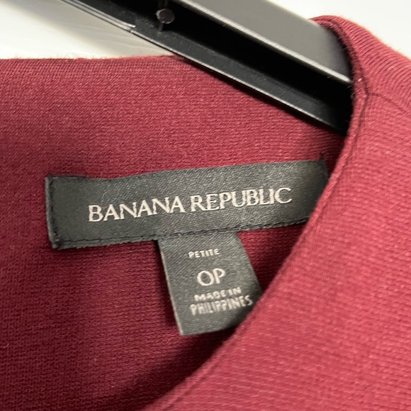 Banana Republic Ruffle Hem Dress with pockets - Picture 3 of 4